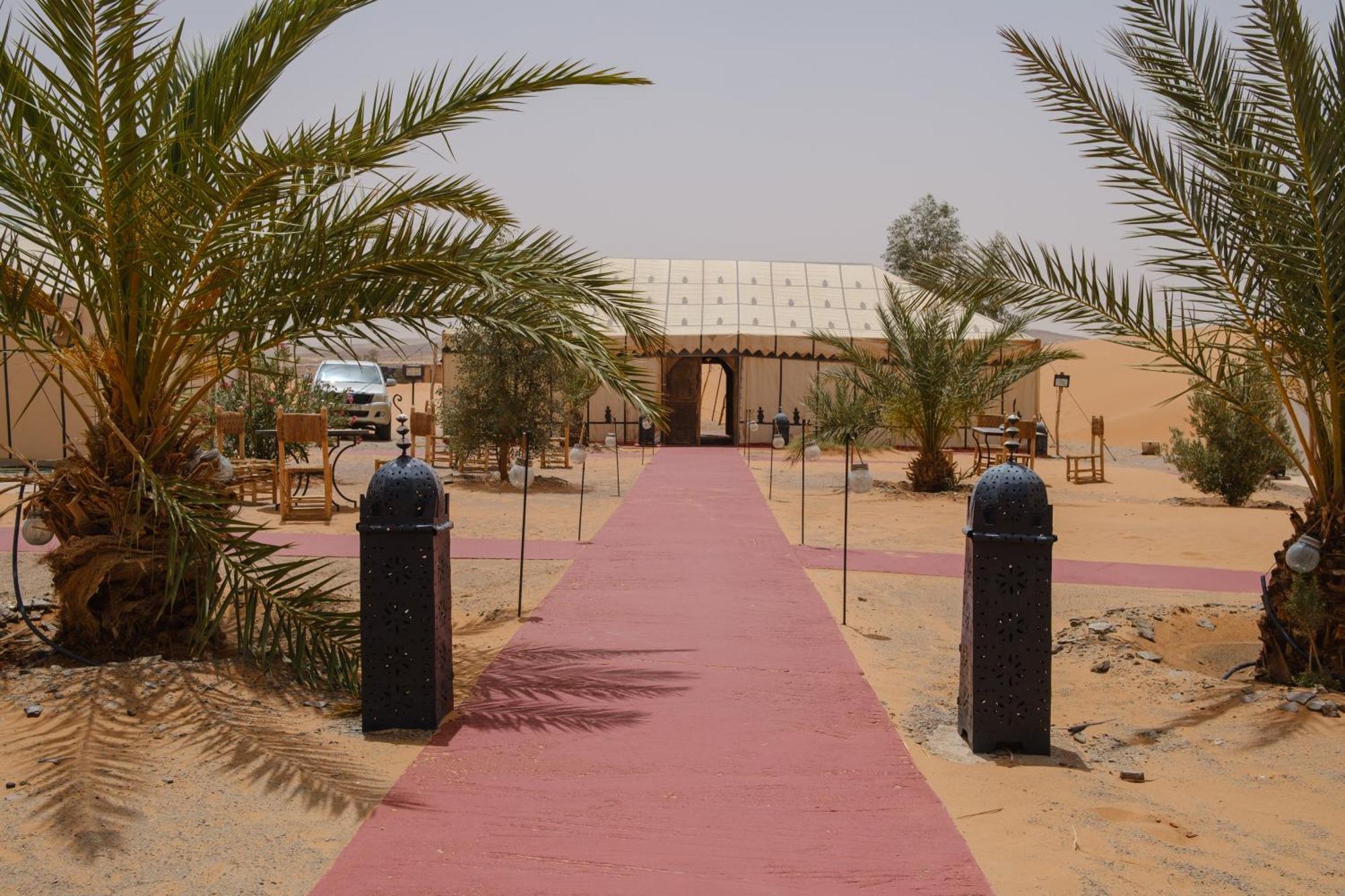 Bed and Breakfast Camel Luxury Camp Мерзуга Екстер'єр фото